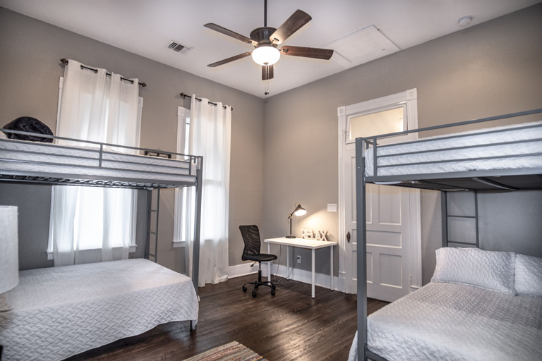 Bedroom 2, Restored Historic 2br/1.5ba House Near Downtown, Bexar