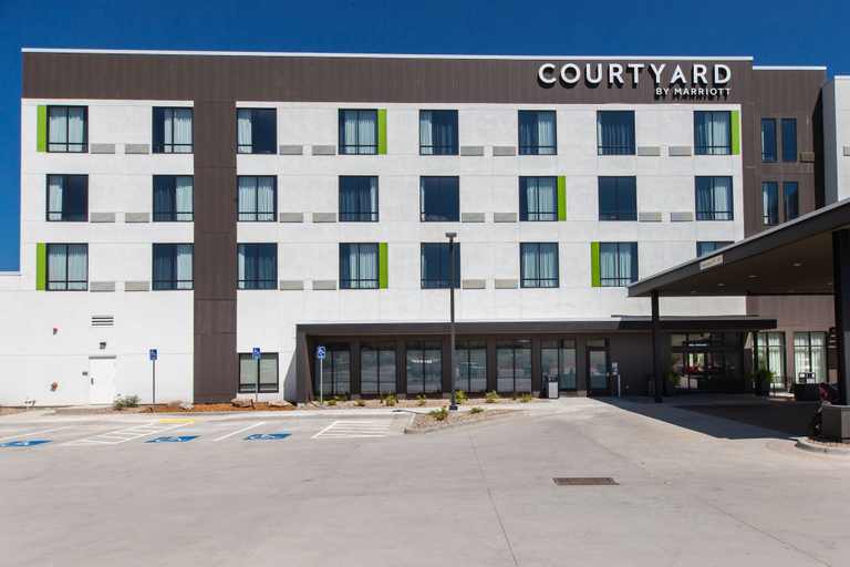 Exterior & Views 2, Courtyard by Marriott Rapid City, Pennington