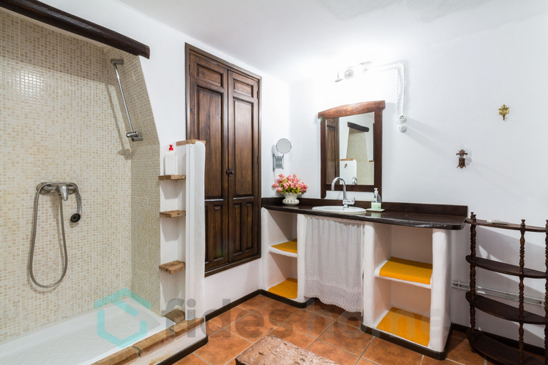 Bathroom 4, Cortijo Mirasol, Granada