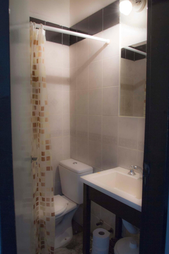 Bathroom 4, Palermo Soho Hostel, Distrito Federal
