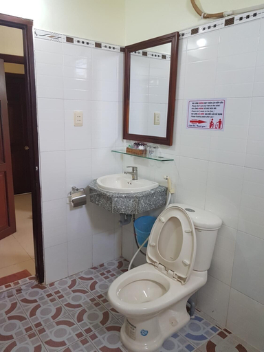 Bathroom 3, Hostel Dang Loi, Chau Doc