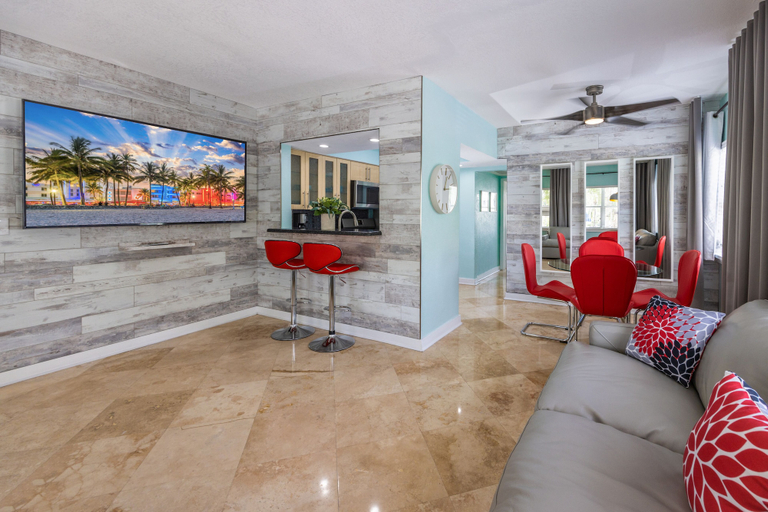 Others 5, Suites on South Beach, Miami-Dade