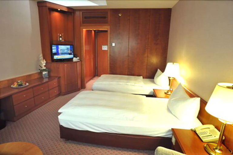 Bedroom 4, Radisson Blu Hotel, Cottbus, Cottbus