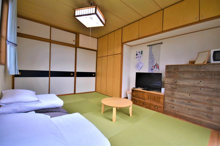 Bedroom 4, Hakone Guesthouse Gaku - Hostel, Hakone
