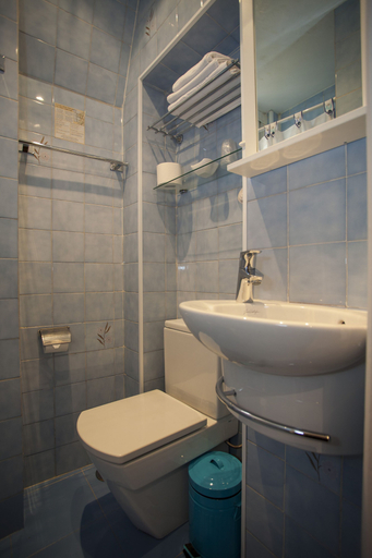 Bathroom 5, Ava Rooms, Madrid