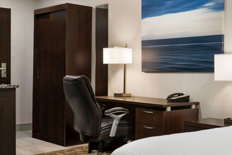 Bedroom 3, Days Inn By Wyndham Wainwright, Division No. 7