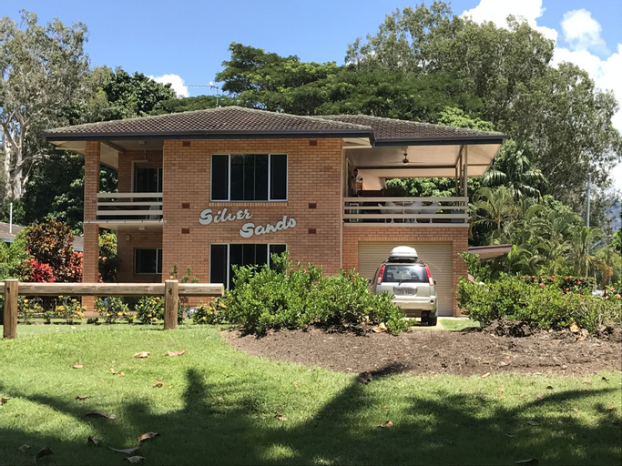 Silver Sands - A Unique Retro Beauty, Cairns