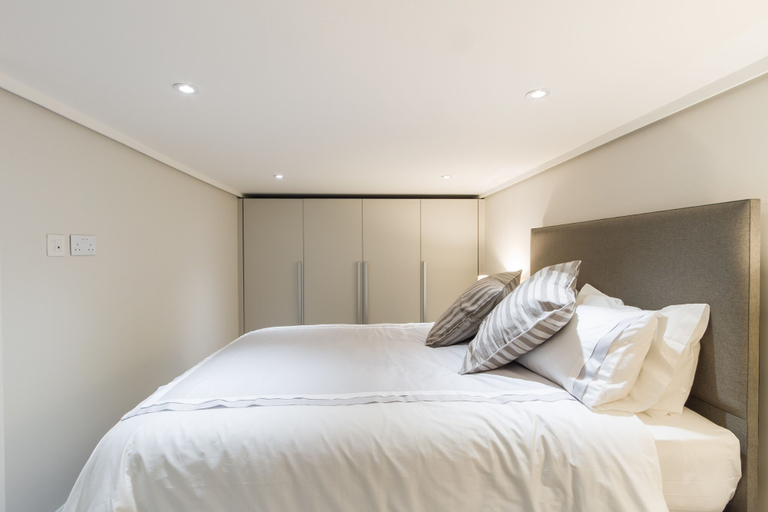 Bedroom 3, 7 41 Luxurious 1 Bed Apt in Notting Hill, London