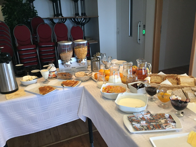 Food & Drinks 5, Malarhorn Guesthouse, Kaldrananeshreppur