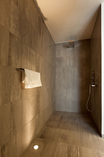 Bathroom 4, Hotel Weinebrugge, West-Vlaanderen