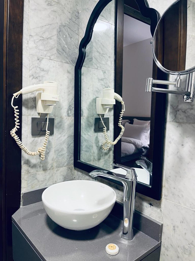 Bathroom 5, Hotel Napoleon Beirut, Beirut