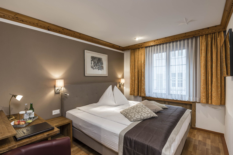 Bedroom 3, Romantik Hotel Stern, Plessur