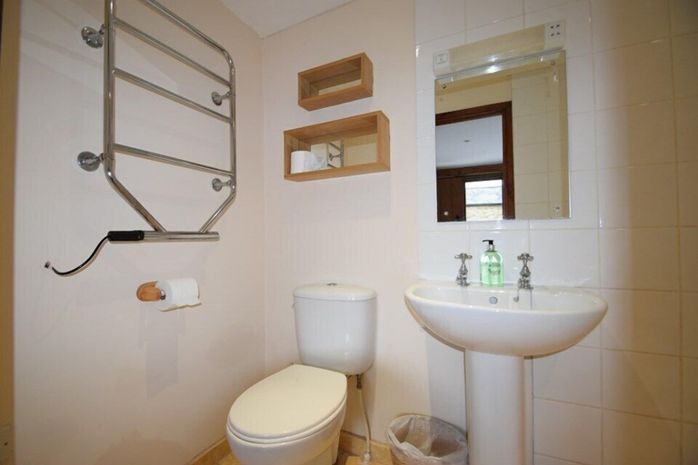 Bathroom 3, The Drey & The Fold, Gloucestershire