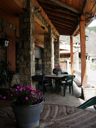 Others 4, Hostal Pas de la Pera, Lleida