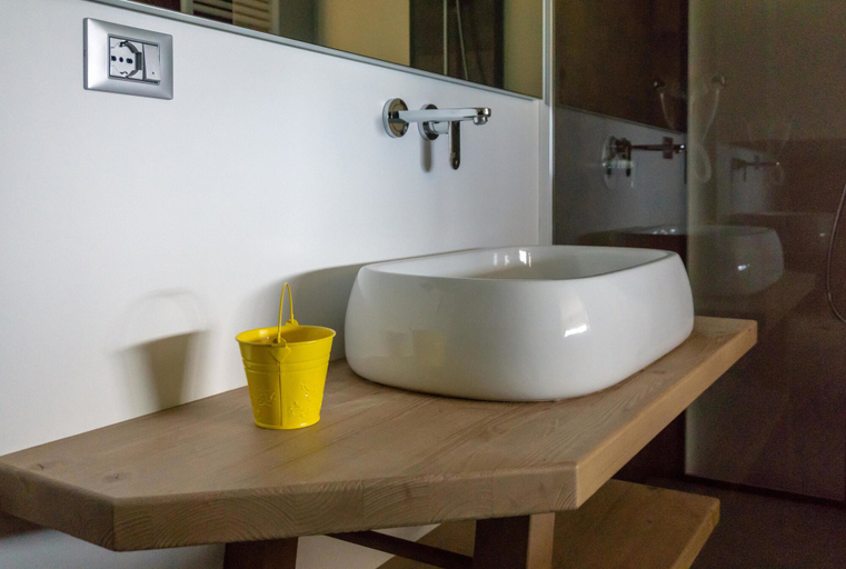 Bathroom 4, O-live Agriresort, Trento