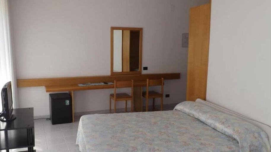 Bedroom 3, Hotel Le Palme, Latina