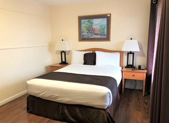 Bedroom 3, Blue Coast Inn and Suites, Curry