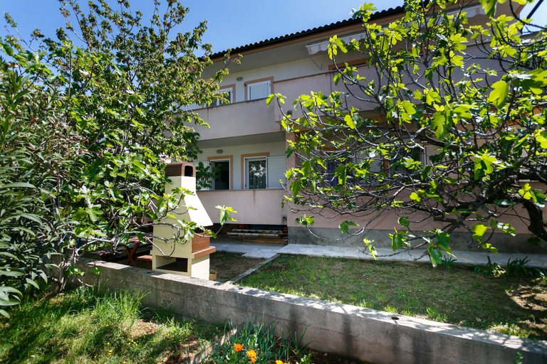 Exterior & Views 2, Apartments Valencic, Punat