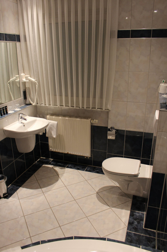 Bathroom 5, Sieben Welten Hotel & Spa Resort, Fulda
