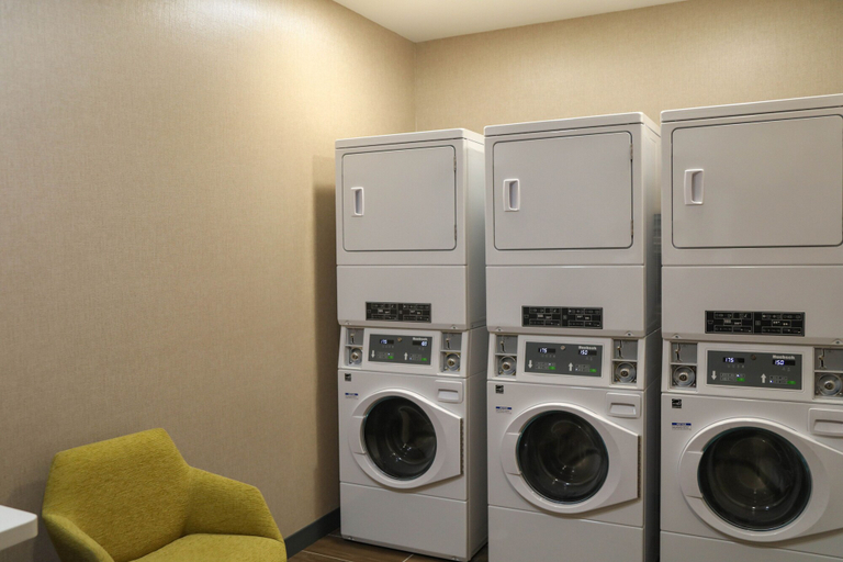 Bathroom 5, Hampton Inn Lead, Lawrence