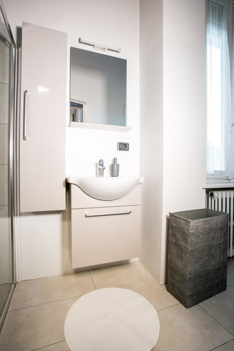 Bathroom 3, Boulevard 900, Cuneo