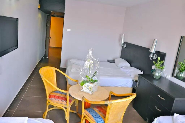 Bedroom 3, Aquamarine Hotel
