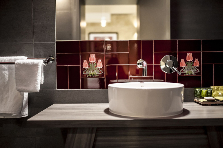 Bathroom 5, Criterion Hotel Sale, Wellington - Sale