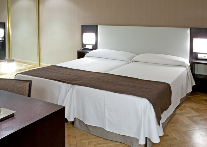 Bedroom 3, Hostal Carlos III, Madrid