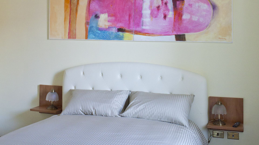 Bedroom 4, Calabritto Suite, Napoli