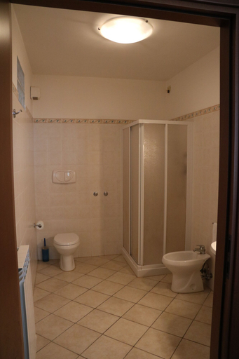 Bathroom 5, B&B Severini, Macerata