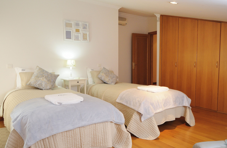Bedroom 2, Cruz Apartments, Lisbon