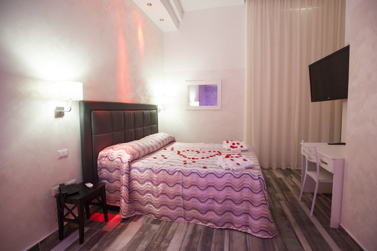 Bedroom 2, Napoli Garibaldi Square, Napoli