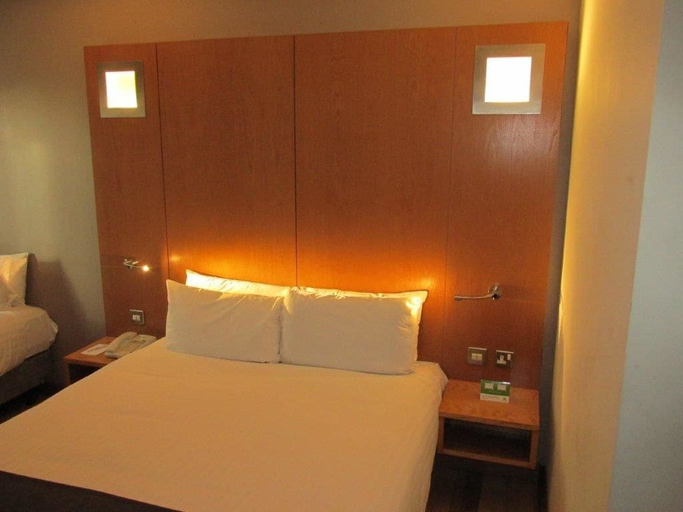 Bedroom 3, The Renishaw, Derbyshire