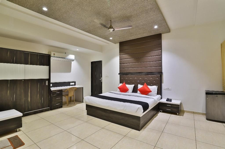 Dev Motel & Banquet, Kheda