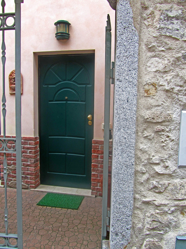 Property entrance, Holideal Casa Lauretta, Brescia