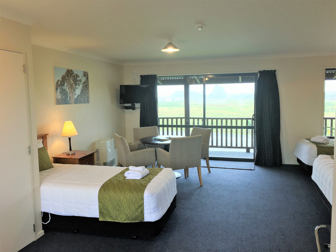 Bedroom 3, Haast River Motels & Holiday Park, Westland