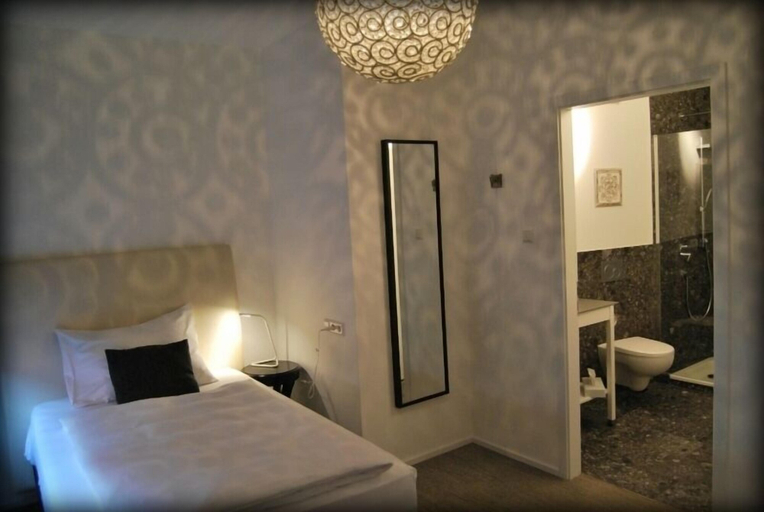Bedroom 3, Ochsen Hotel am Mehlsack, Ravensburg