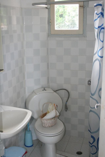 Bathroom, George Apartments, South Aegean