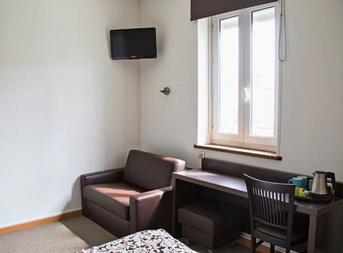 Bedroom 2, Hôtel Le Coureau, Charente-Maritime