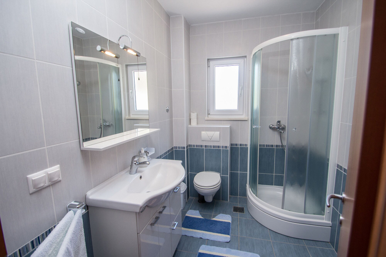 Bathroom, Apartments Kelic, Okrug