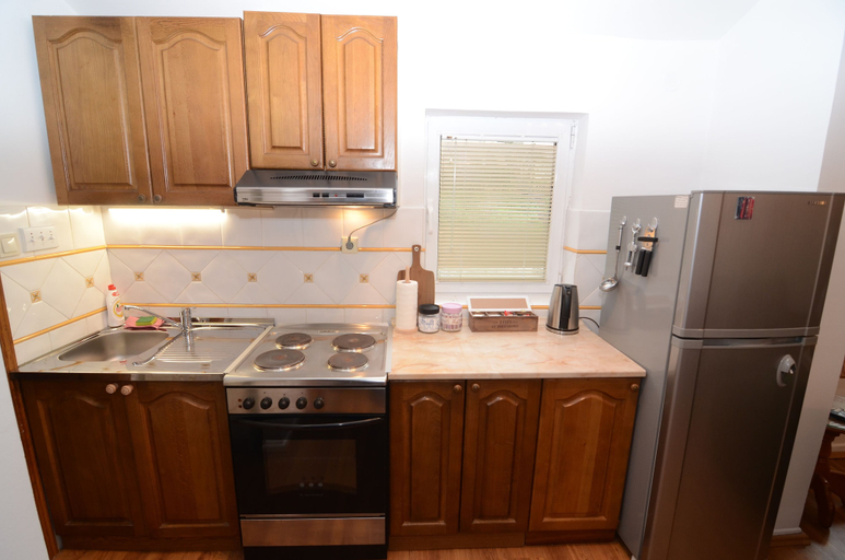 Others 5, Maritimo Apartments