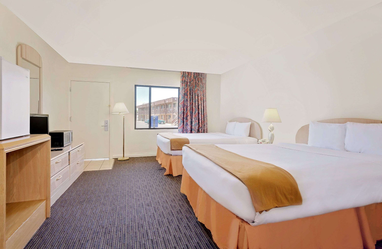 Bedroom 4, Knights Inn Page, Coconino