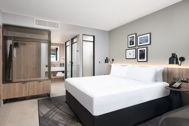 Bedroom 3, Hilton Garden Inn Silverstone, Northamptonshire