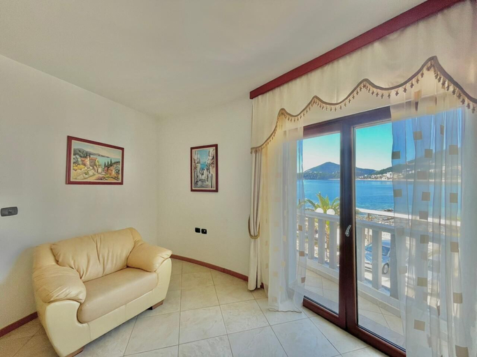 Others 5, Seaview Apartments Rafailovici