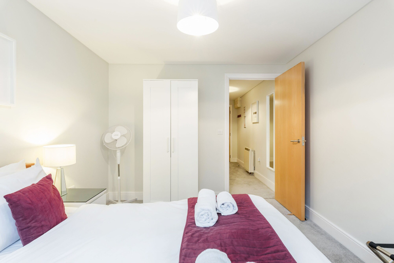 Bedroom 2, Roomspace Apartments -Marina Place, London