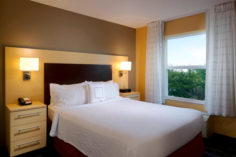Bedroom 3, TownePlace Suites by Marriott Jacksonville, Onslow