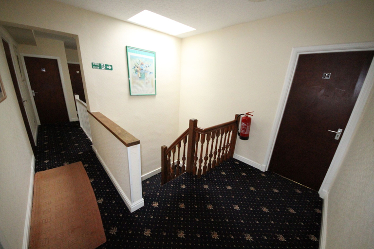 Others 5, Avalon Guest House, Leeds