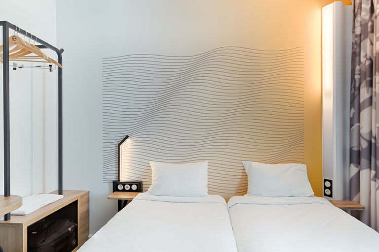 Bedroom 4, B&B HOTEL Marseille Centre La Joliette, Bouches-du-Rhône