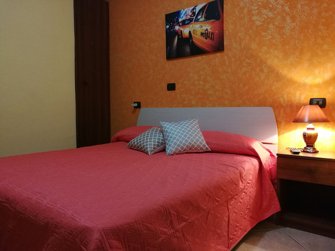 Bedroom 5, Garden Inn, Caserta