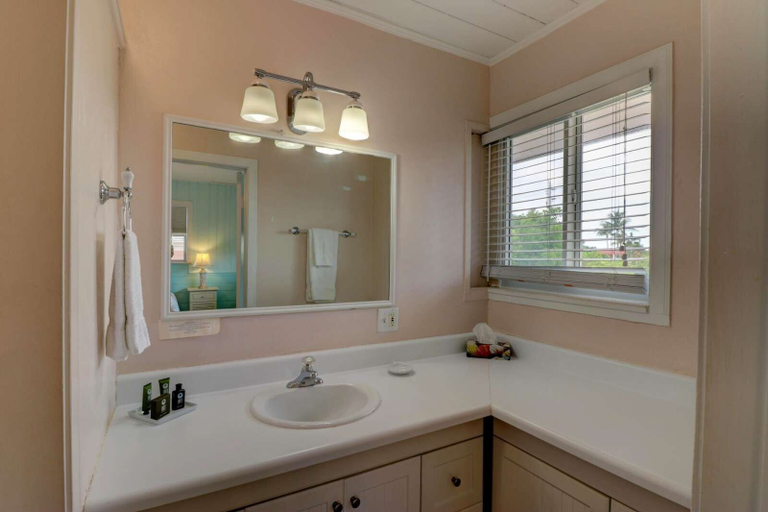 Bathroom 5, Bayside Bungalow 3 - Beautiful Bay Views, Lee